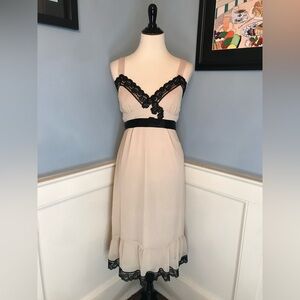 EUC Y2K Nude midi dress with black lace appliques sz M